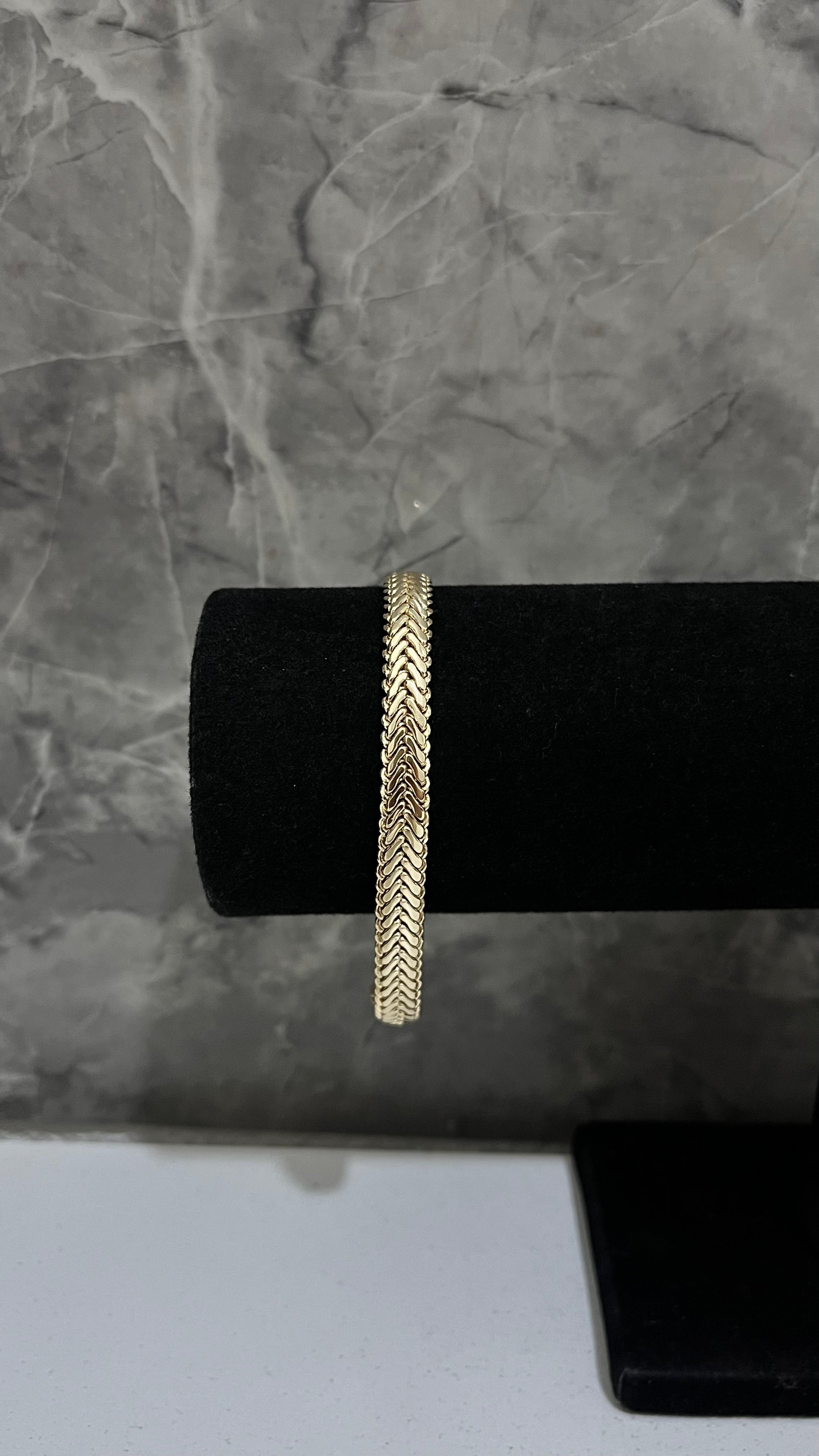 Pulso serpiente elegante